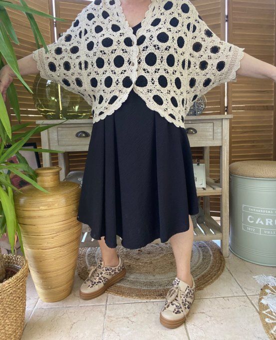 Gilet court façon boléro beige pois noirs broderies anglaise du 36 au 46 (si porté ouvert) 