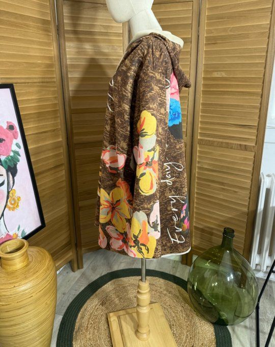 Veste à capuche suédine camel Frida Kahlo aux Fleurs du 40 au 50 et même + 