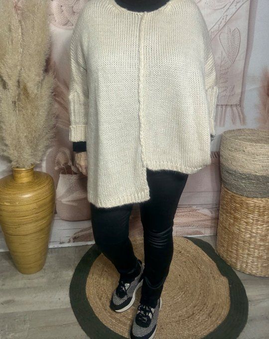 pull asymétrique oversize sans laine beige col V douceur +++ du 42 au 56/58 