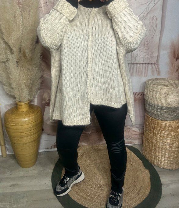 pull asymétrique oversize sans laine beige col V douceur +++ du 42 au 56/58 