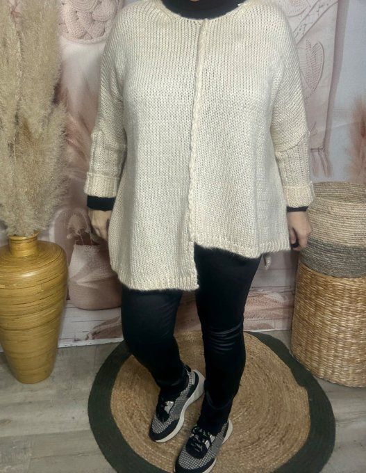 pull asymétrique oversize sans laine beige col V douceur +++ du 42 au 56/58 