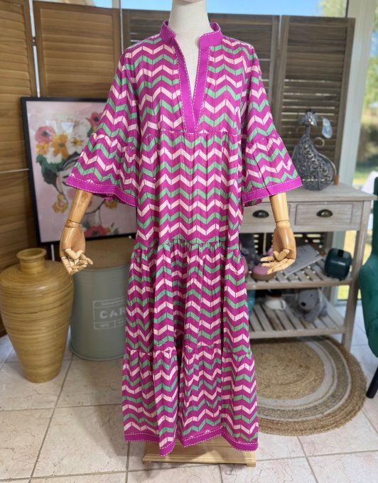 Robe longue trapèze fuschia et vert Gucci pailletée Esprit Aztèque du 36 au 46 