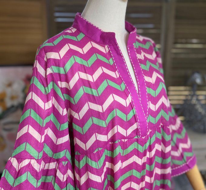 Robe longue trapèze fuschia et vert Gucci pailletée Esprit Aztèque du 36 au 46 