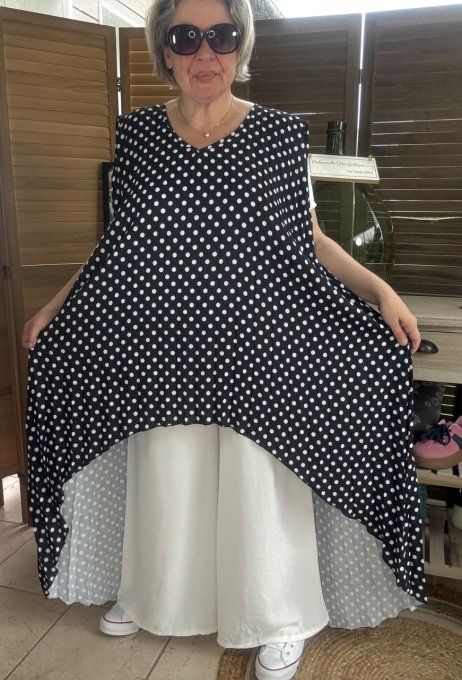 Maxi-tunique plissée asymétrique noire pois blancs du 42 au 56/58