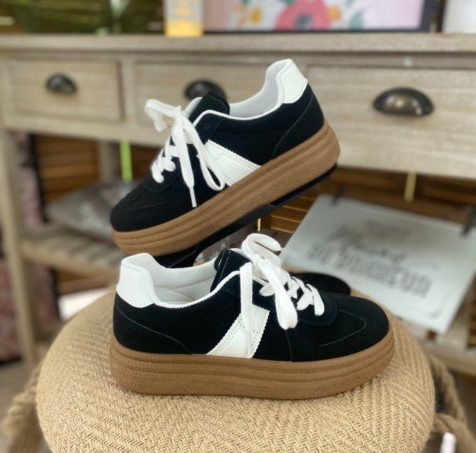 Baskets à lacets suédine noire & blanche confort ++++ du 38 au 41 