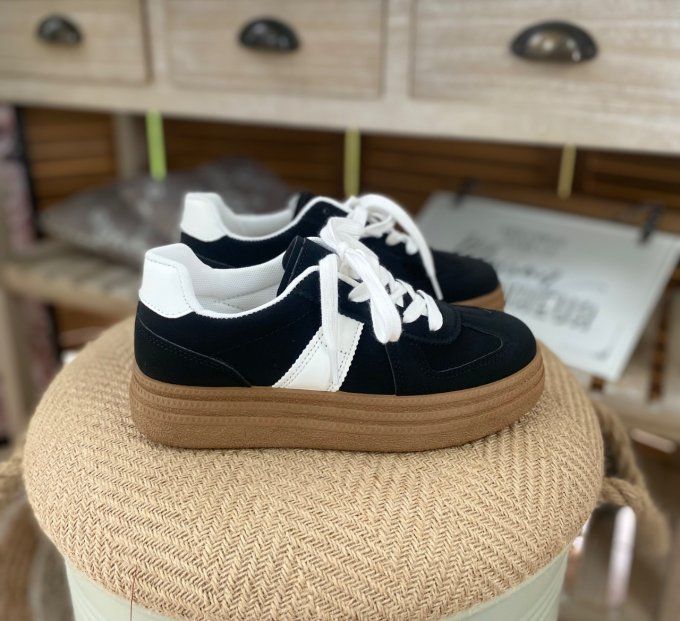 Baskets à lacets suédine noire & blanche confort ++++ du 38 au 41 
