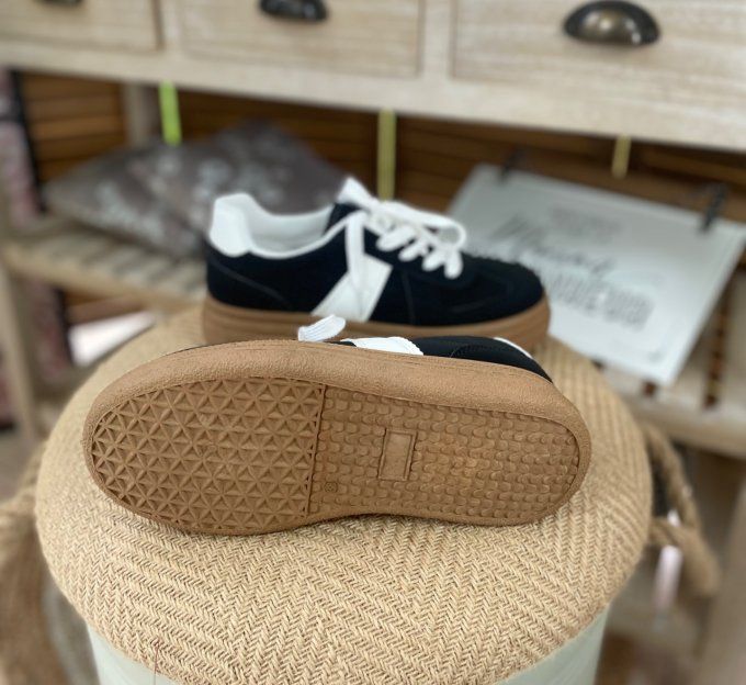 Baskets à lacets suédine noire & blanche confort ++++ du 38 au 41 