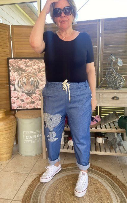 panta jogg  (dit magique) jeans stone fin Snoopy strass argentés du 38 au 48