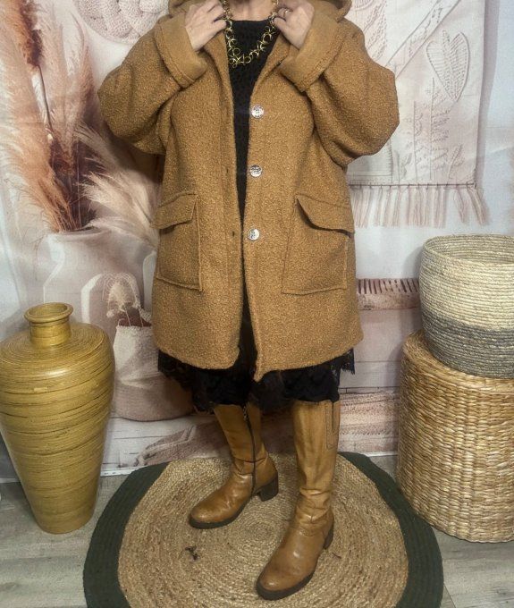 Manteau à capuche mi-long bouclette Camel boutons dorés du 40 au 48/50 et même +  