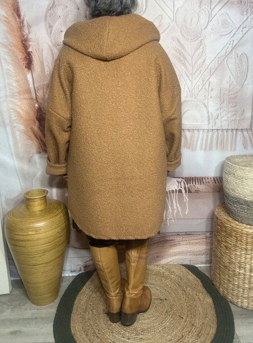 Manteau à capuche mi-long bouclette Camel boutons dorés du 40 au 48/50 et même +  
