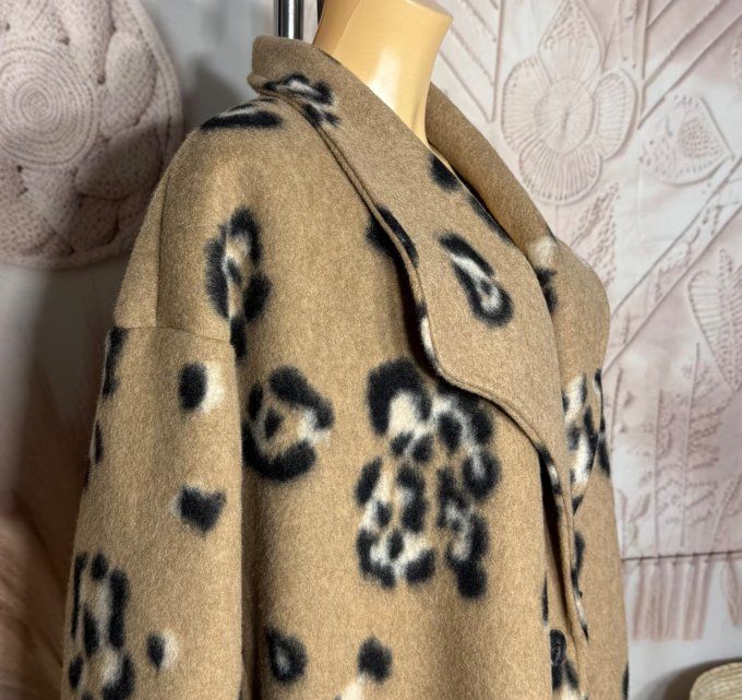 Manteau mi-long oversize polaire camel et Léopard du 40 au 52 et même +