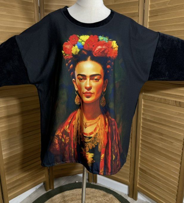 Sweat satiné et velours noir Frida Kahlo aux Fleurs du 40 au 50 