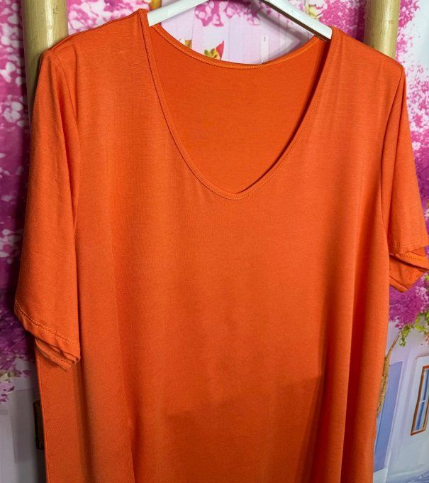 Top trapèze orange manches courtes col V collection Les Basiques du Dressing du 40 au 54