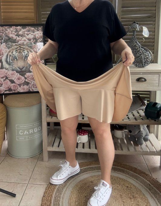 Jupe -short ample beige stretch ++++ du 38 au 54 