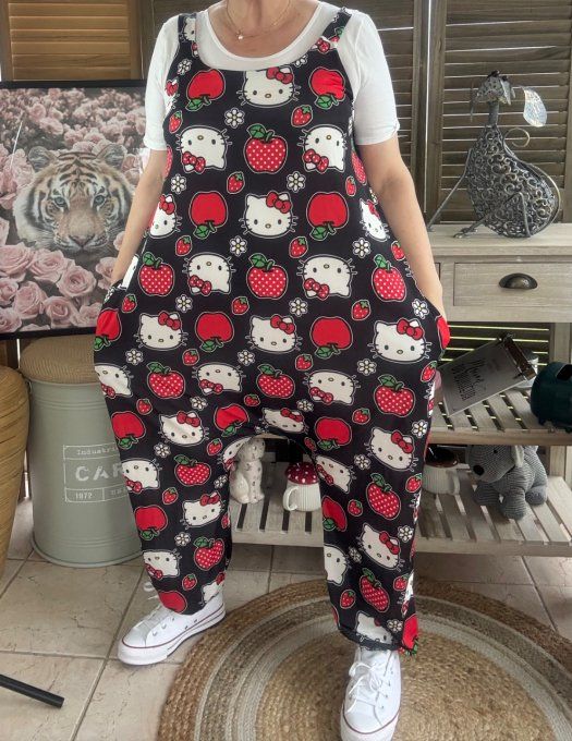 Combinaison salopette noire Hello Kitty & Red Apples du 38 au 52