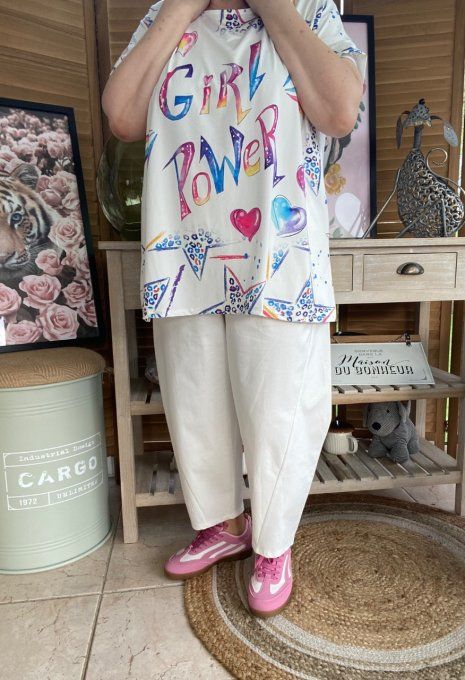 Top ample blanc Girl Power & étoiles multicolores du 38 au 50 