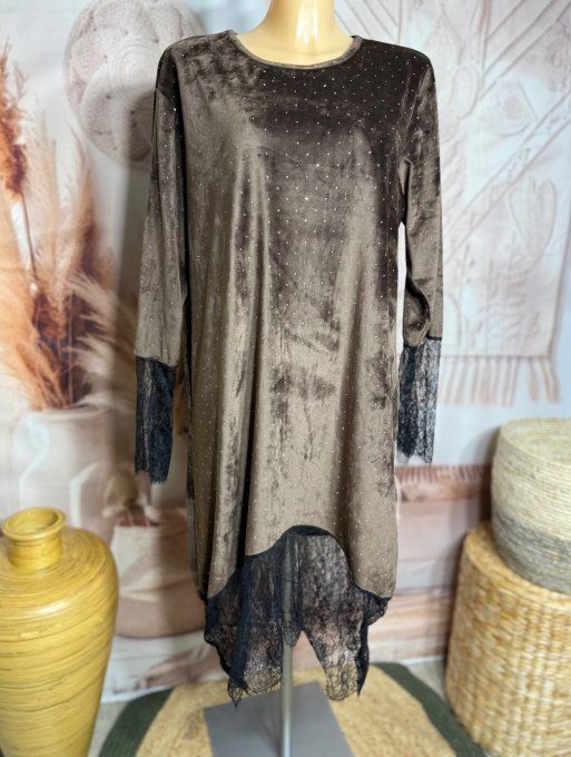Robe asymétrique mi-longue velours chocolat dentelle noire strass argentés du 38 au 48/50