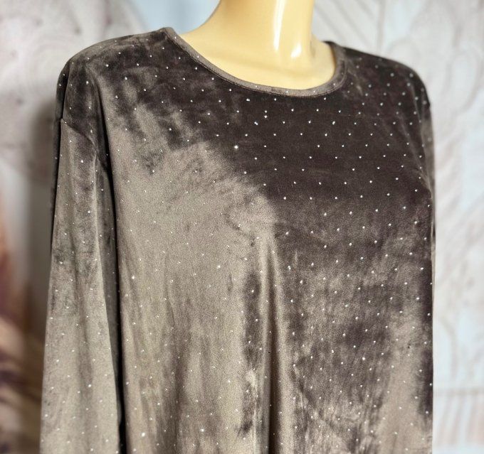 Robe asymétrique mi-longue velours chocolat dentelle noire strass argentés du 38 au 48/50