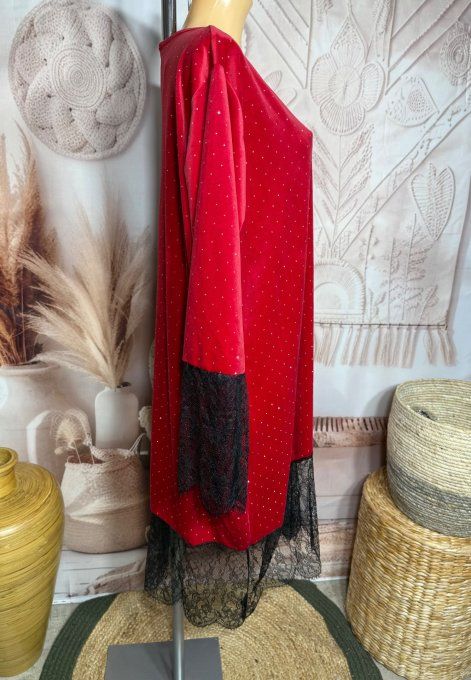 Robe asymétrique mi-longue velours rouge dentelle noire strass argentés du 38 au 48/50