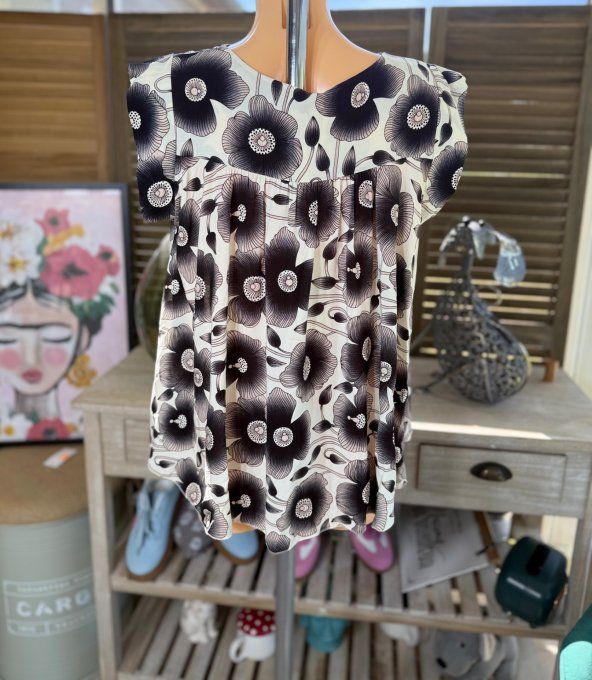 Blouse courte trapèze manches volantées tons noirs du 36 au 46/48