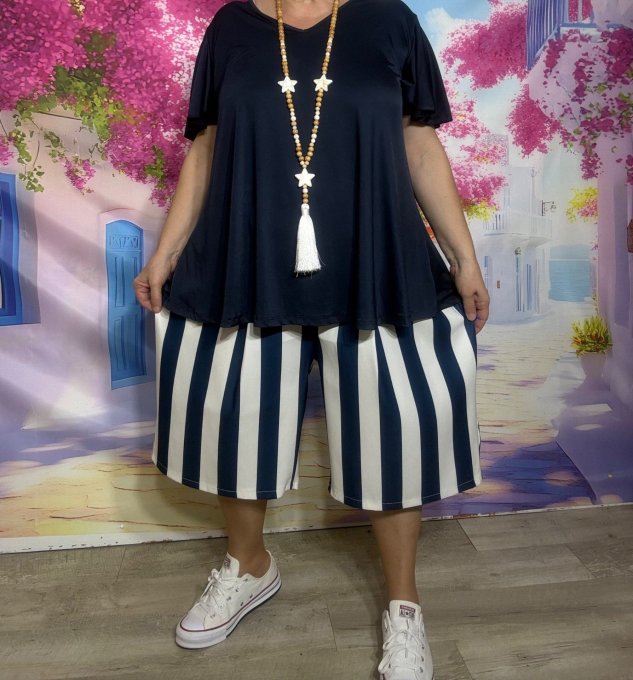 AVEC DEFAUT !!! Bermuda Short long cuisses larges  blanc rayé marine + ceinture du 42 au 54