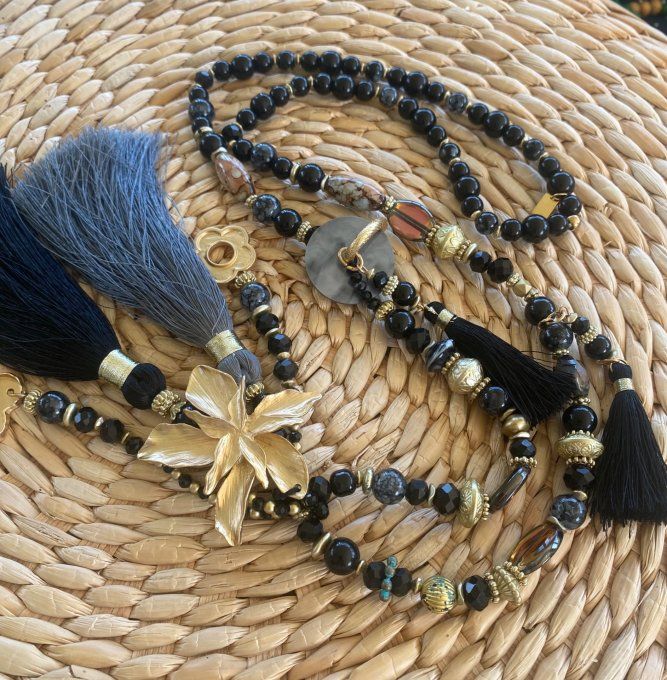 Sautoir camaïeu de gris & noirs perles verre pendentif fleur qualité +++