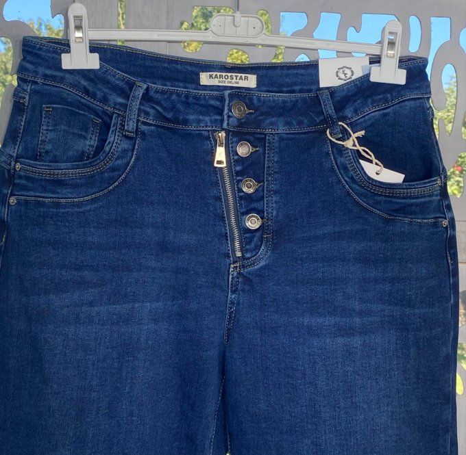 Jeans Straight Legs Brut coupe droite zip asymétrique boutons stretch ++ (42/46 ou 44/48)