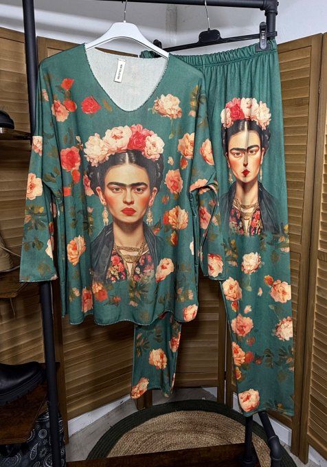 Ensemble Cocooning ou pyjama vert bouteille Frida Kahlo polaire confort +++ du 40 au 52/54 
