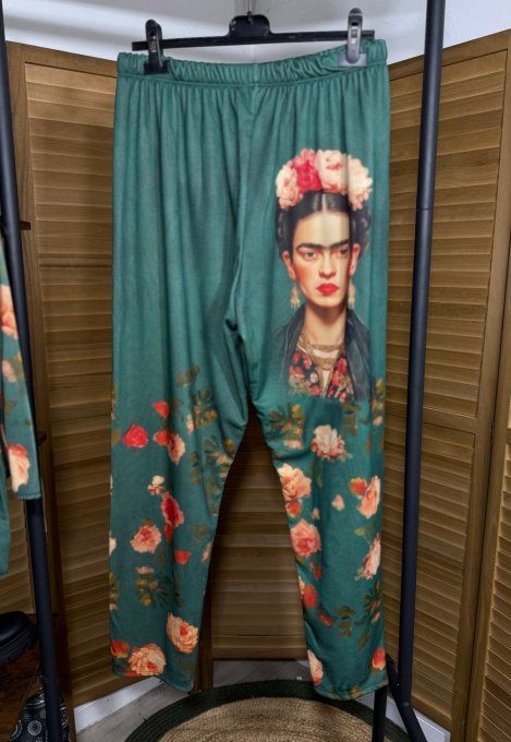Ensemble Cocooning ou pyjama vert bouteille Frida Kahlo polaire confort +++ du 40 au 52/54 