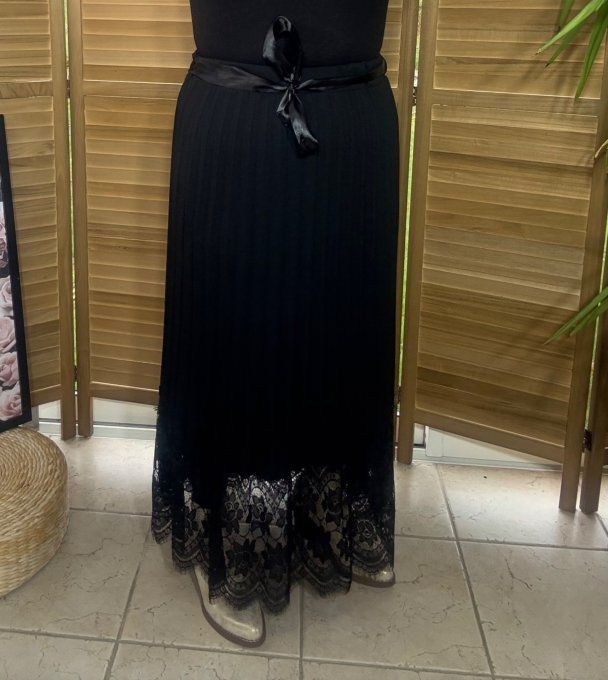 Jupe longue plissée noire et dentelle chic + ceinture satinée du 40 au 50