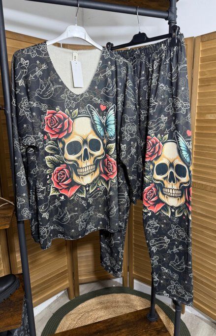 Ensemble Cocooning ou pyjama noir Skulls & Roses polaire confort +++ du 40 au 52/54