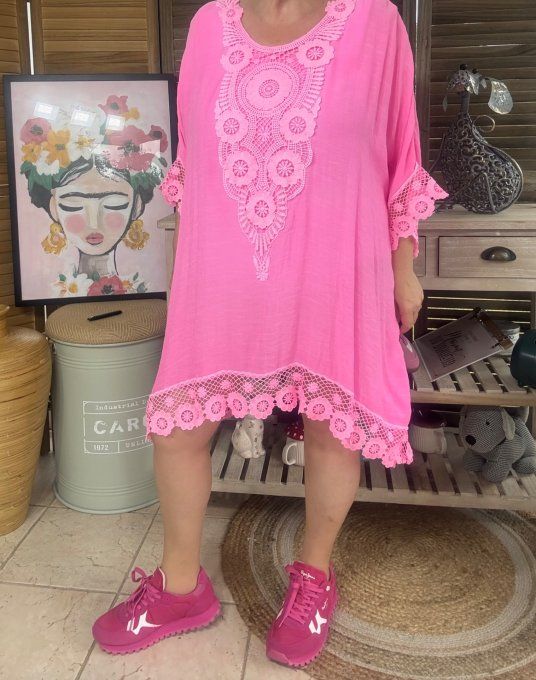 Tunique de plage façon poncho rose fluo broderie anglaise du 42 au 56