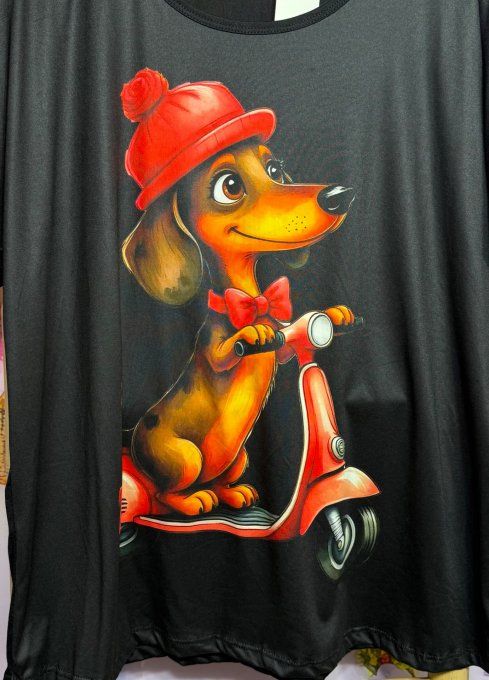 Tee-shirt ample noir manches courtes L'adorable Teckel au bonnet rouge du 40 au 50/52 