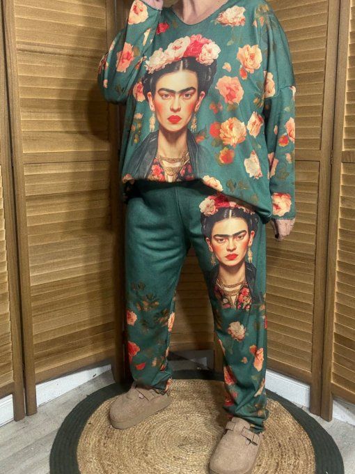 Ensemble Cocooning ou pyjama vert bouteille Frida Kahlo polaire confort +++ du 40 au 52/54 