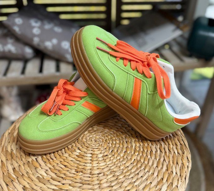 Baskets compensées à lacets suédine vert pistache & orange confort ++++