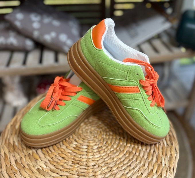 Baskets compensées à lacets suédine vert pistache & orange confort ++++