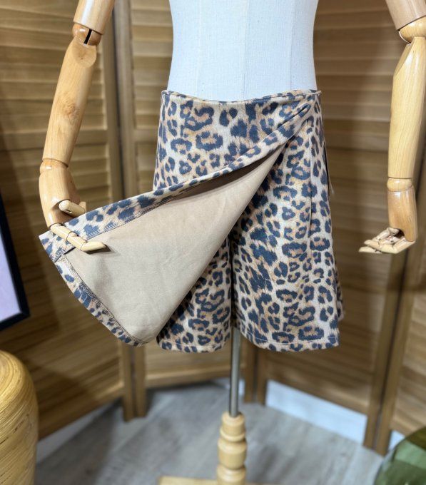 Jupe-short suédine peau de pêche Léopard stretch ++++  (4 tailles : du 44 au 50) 
