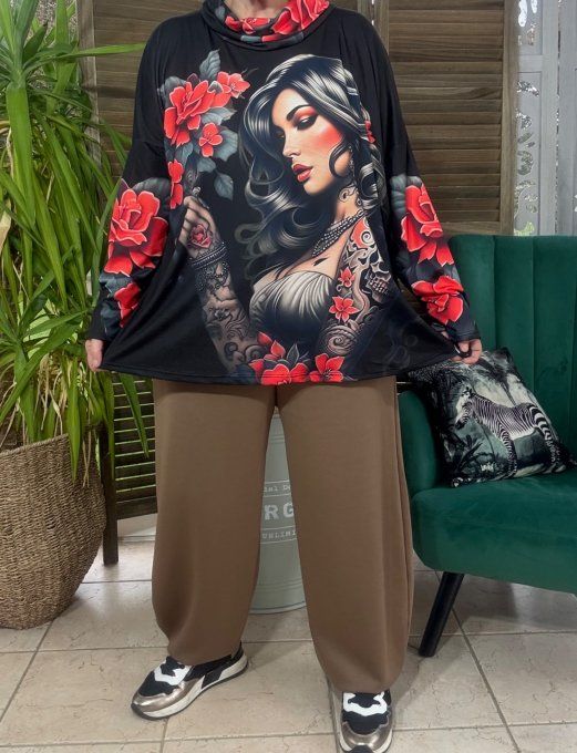 Top ample col bénitier noir Pretty Tattoo Girl & Red Roses du 42 au 54/56  