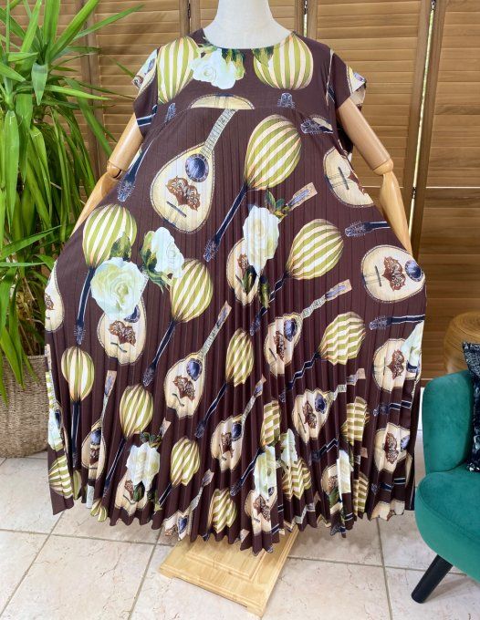 Robe ample longue plissée manches courtes chocolat Mandolines et Banjos du 38 au 48
