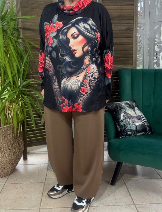 Top ample col bénitier noir Pretty Tattoo Girl & Red Roses du 42 au 54/56  