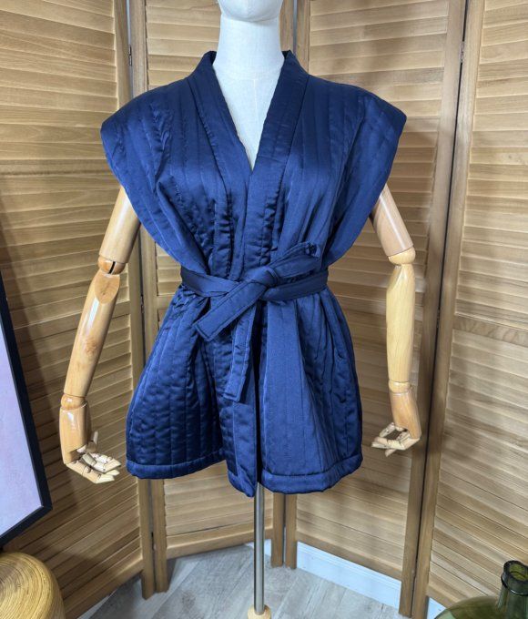 Veste courte sans manches matelassée satinée marine + ceinture du 36 au 50 et même + 