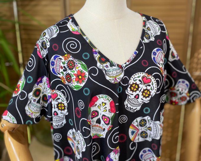 Top trapèze manches courtes volantées noir Mexican Skulls Calaveras du 38 au 52/54 