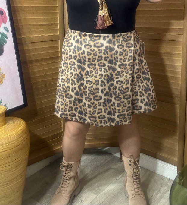 Jupe-short suédine peau de pêche Léopard stretch ++++  (4 tailles : du 44 au 50) 