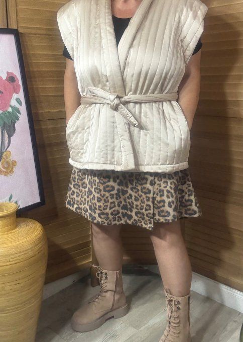 Veste courte sans manches matelassée satinée beige + ceinture du 36 au 50 et même +