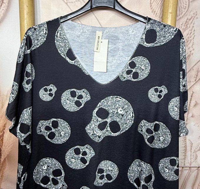 Top fin ample noir Skulls en fleurs crème All-over du 42 au 54/56