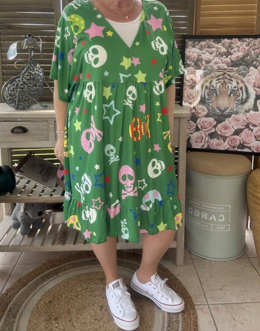 Robe trapèze courte verte Mexican Skulls  & étoiles multicolores du 40 au 52 