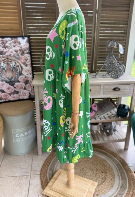 Robe trapèze courte verte Mexican Skulls  & étoiles multicolores du 40 au 52 