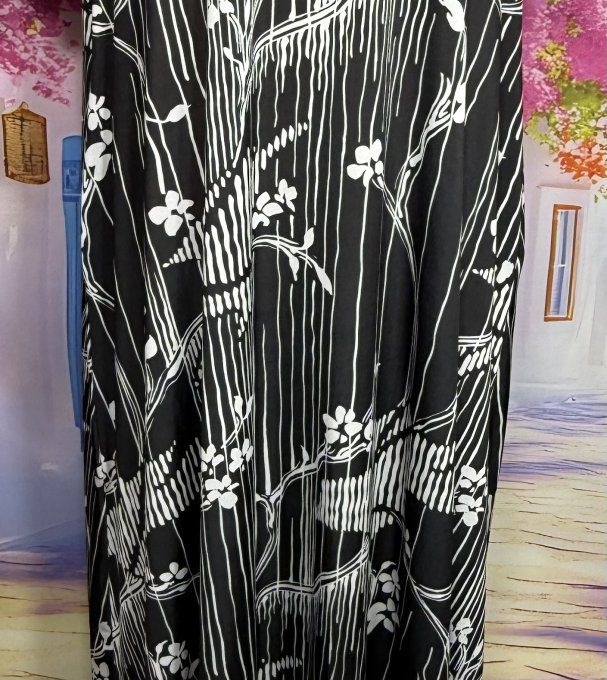 Robe trapèze longue Lycra noire Le Printemps Blanc Fleurs Arbres Feuilles du 42 au 54  