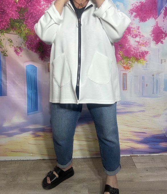 Gilet à capuche asymétrique ample sweat blanc douceur +++ du 40 au 50 et même + 