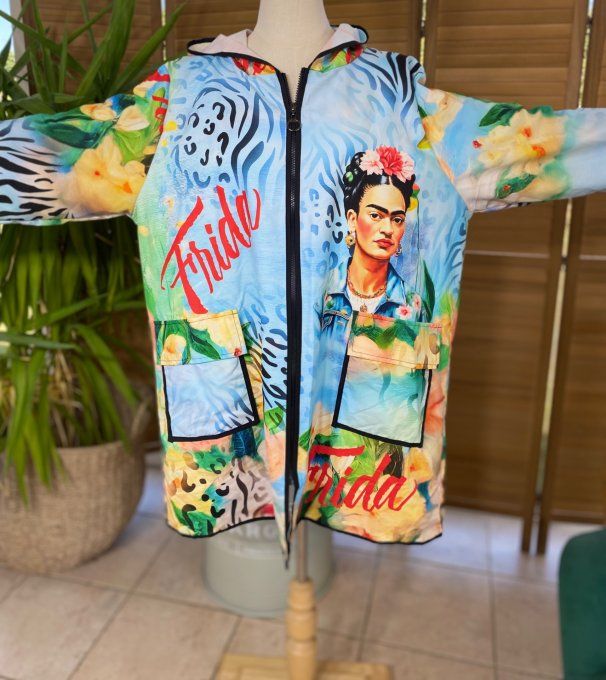 Coupe-vent à capuche déperlant multicolore Frida Kahlo du 38 au 50/52 et même + si porté ouvert